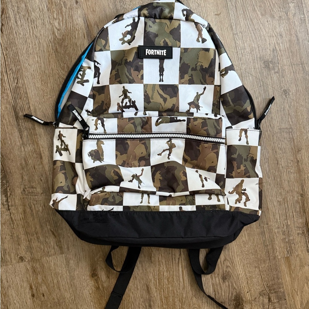 Fortnite Backpack - Picture 3 of 13